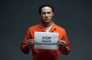 К чему снится заключённый