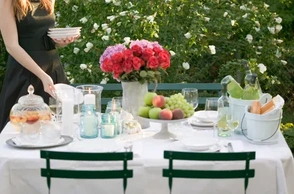 К чему снится накрывать на стол